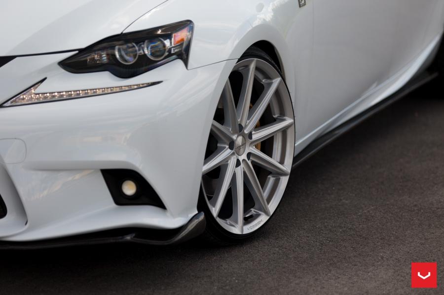 Детали экстерьера Lexus IS F on Vossen Wheels (VFS-10) 2017 года  (фото 19 из 72)